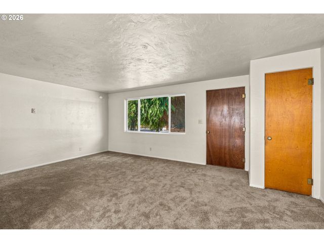 509 14TH St, Springfield, OR 97477