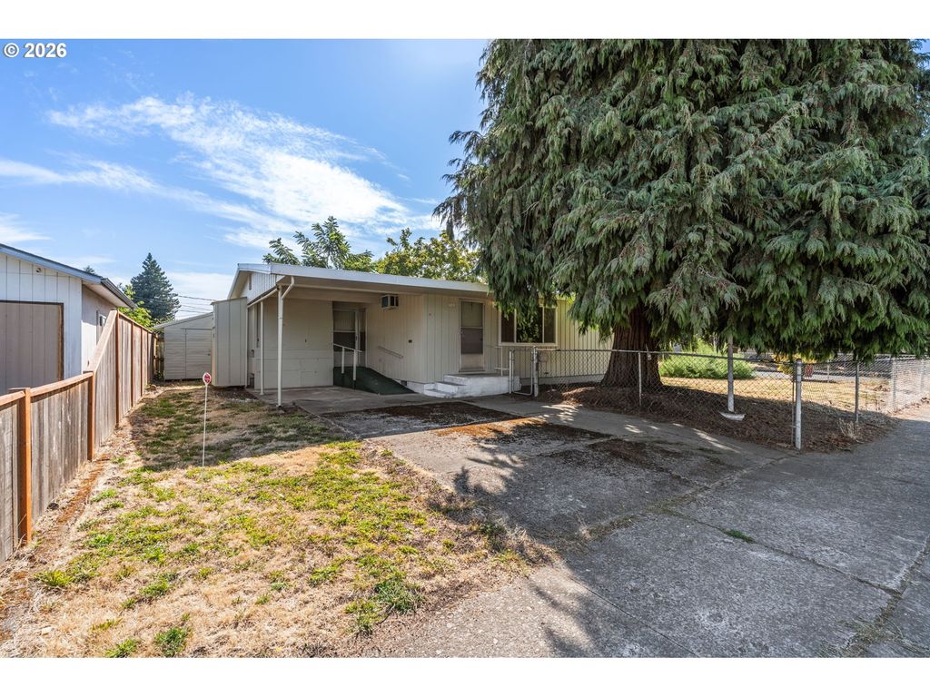 509 14TH St, Springfield, OR 97477