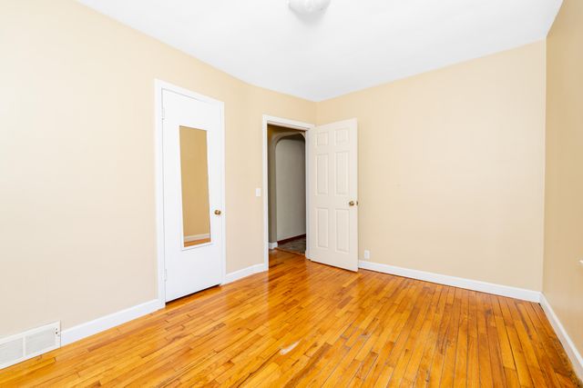 213 E Van Hoesen Boulevard, Portage City, MI 49002