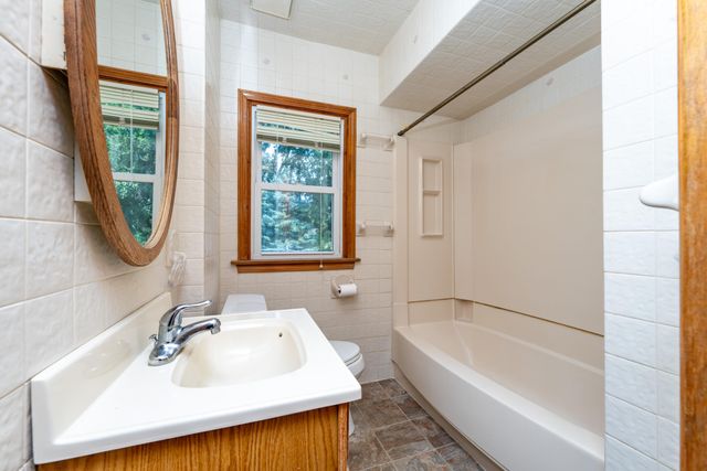 213 E Van Hoesen Boulevard, Portage City, MI 49002