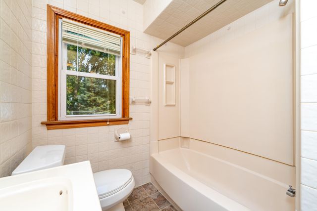 213 E Van Hoesen Boulevard, Portage City, MI 49002