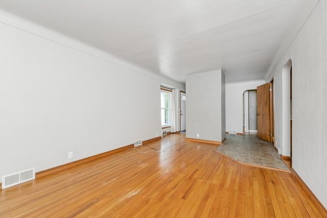 213 E Van Hoesen Boulevard, Portage City, MI 49002