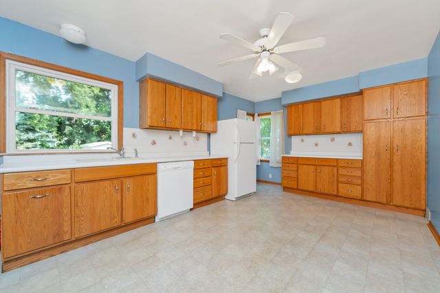 213 E Van Hoesen Boulevard, Portage City, MI 49002