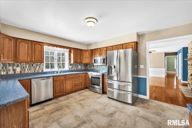 17215 N MANGOLD Road, Edelstein, IL 61526