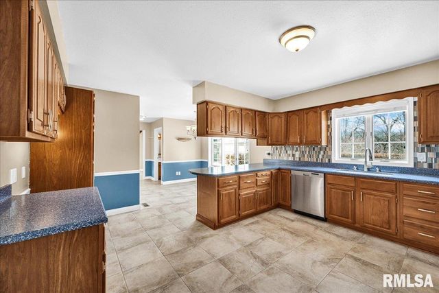 17215 N MANGOLD Road, Edelstein, IL 61526