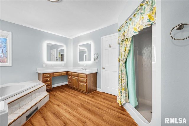 17215 N MANGOLD Road, Edelstein, IL 61526