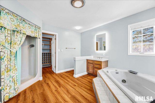 17215 N MANGOLD Road, Edelstein, IL 61526