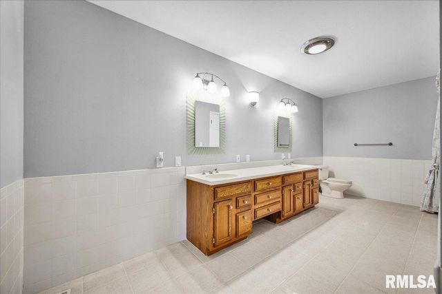 17215 N MANGOLD Road, Edelstein, IL 61526