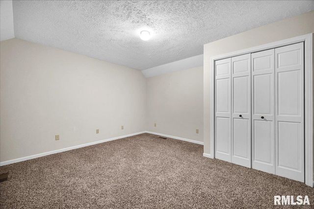 17215 N MANGOLD Road, Edelstein, IL 61526