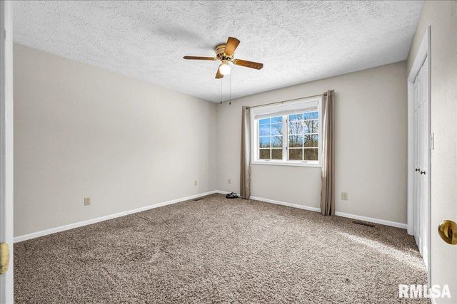 17215 N MANGOLD Road, Edelstein, IL 61526