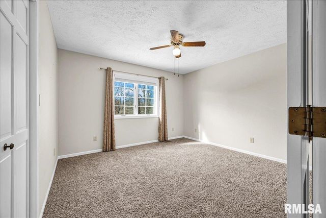 17215 N MANGOLD Road, Edelstein, IL 61526