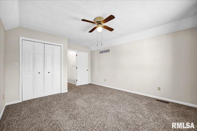 17215 N MANGOLD Road, Edelstein, IL 61526