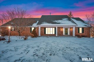 17215 N MANGOLD Road, Edelstein, IL 61526