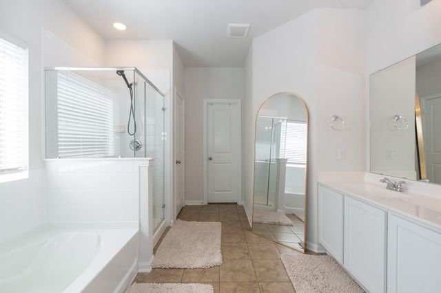 505 Prairie Grass Trail, Clute, TX 77531