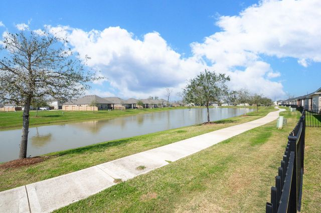 505 Prairie Grass Trail, Clute, TX 77531