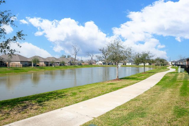 505 Prairie Grass Trail, Clute, TX 77531