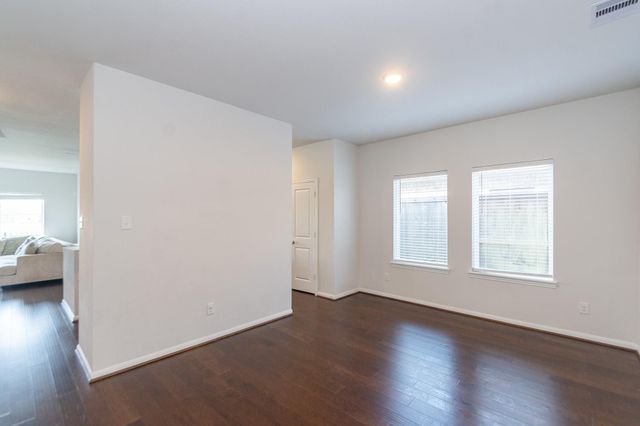 505 Prairie Grass Trail, Clute, TX 77531