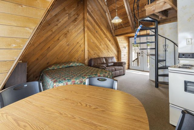 455 Eagle Drive, Reeds Spring, MO 65737