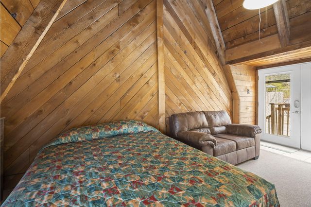 455 Eagle Drive, Reeds Spring, MO 65737