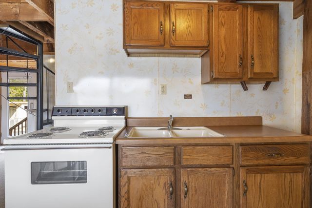 455 Eagle Drive, Reeds Spring, MO 65737