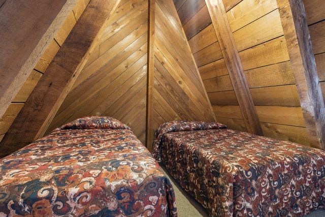 455 Eagle Drive, Reeds Spring, MO 65737