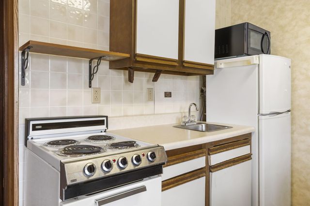 455 Eagle Drive, Reeds Spring, MO 65737