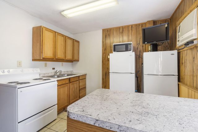 455 Eagle Drive, Reeds Spring, MO 65737