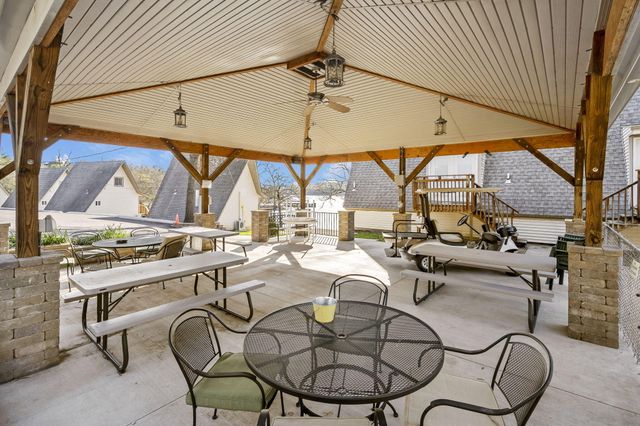 455 Eagle Drive, Reeds Spring, MO 65737