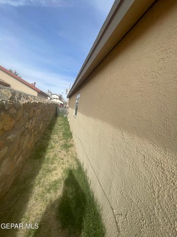 6016 Honeybee Court, El Paso, TX 79924