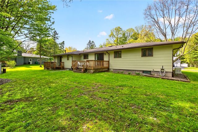 805 John Glenn Boulevard, Webster, NY 14580
