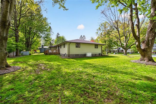 805 John Glenn Boulevard, Webster, NY 14580
