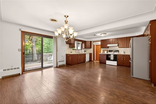 805 John Glenn Boulevard, Webster, NY 14580