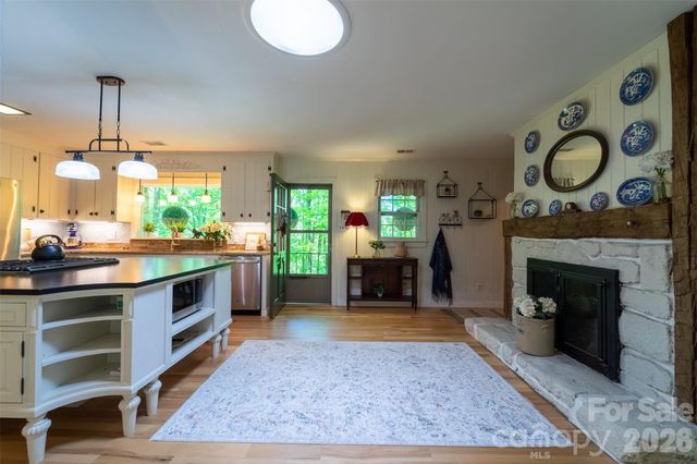 77 Oakwood Lane, Sylva, NC 28779