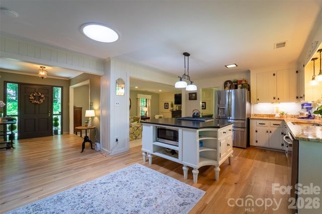 77 Oakwood Lane, Sylva, NC 28779