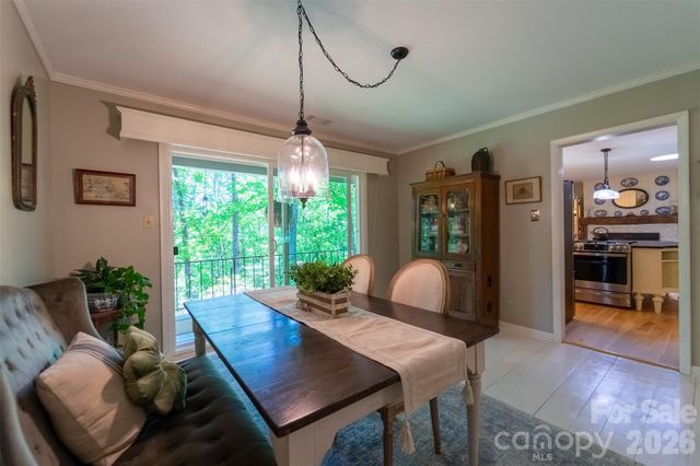 77 Oakwood Lane, Sylva, NC 28779