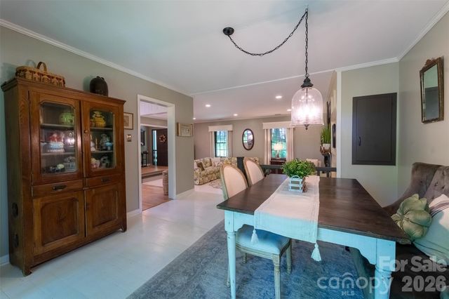 77 Oakwood Lane, Sylva, NC 28779