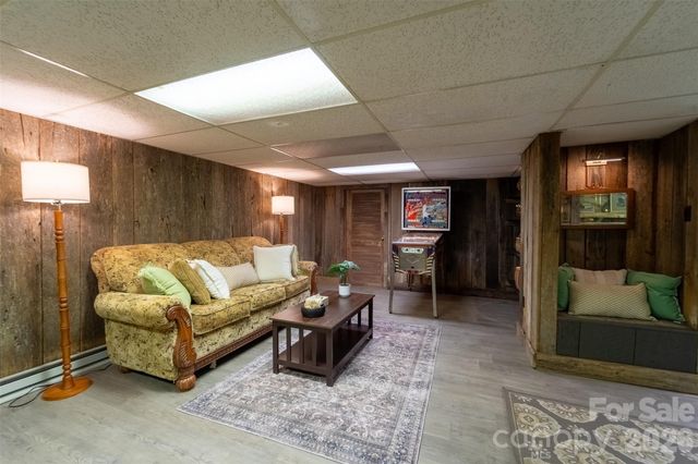 77 Oakwood Lane, Sylva, NC 28779