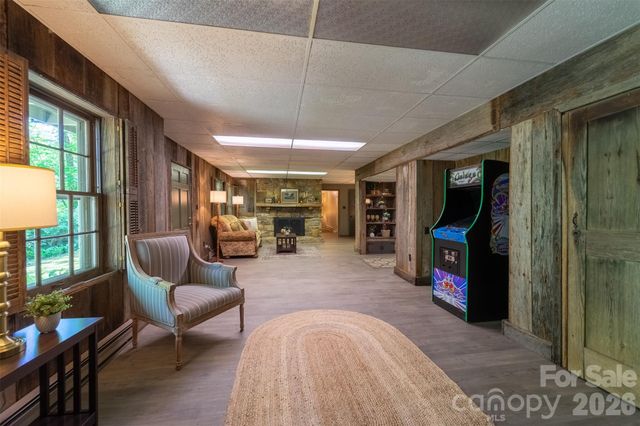 77 Oakwood Lane, Sylva, NC 28779