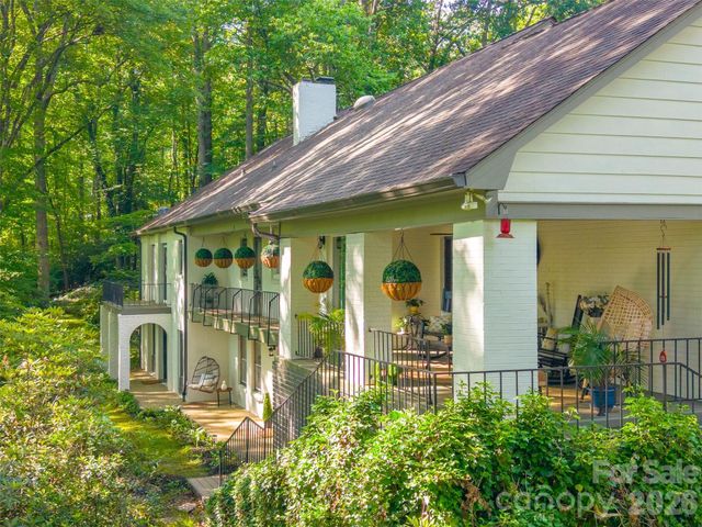 77 Oakwood Lane, Sylva, NC 28779
