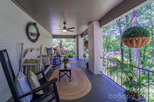 77 Oakwood Lane, Sylva, NC 28779