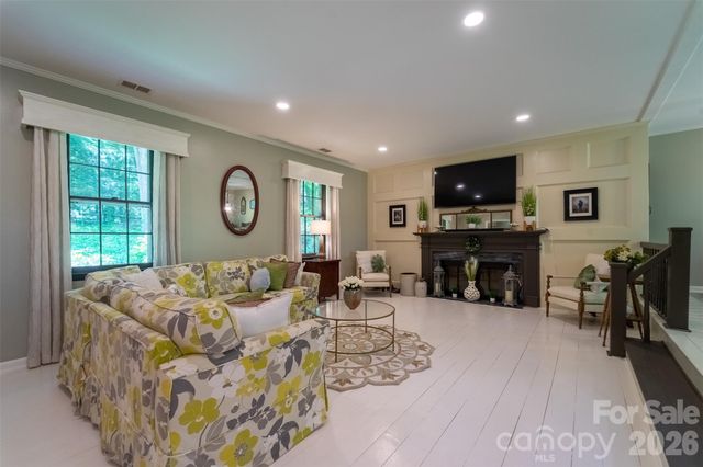 77 Oakwood Lane, Sylva, NC 28779