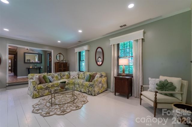 77 Oakwood Lane, Sylva, NC 28779