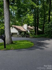 77 Oakwood Lane, Sylva, NC 28779