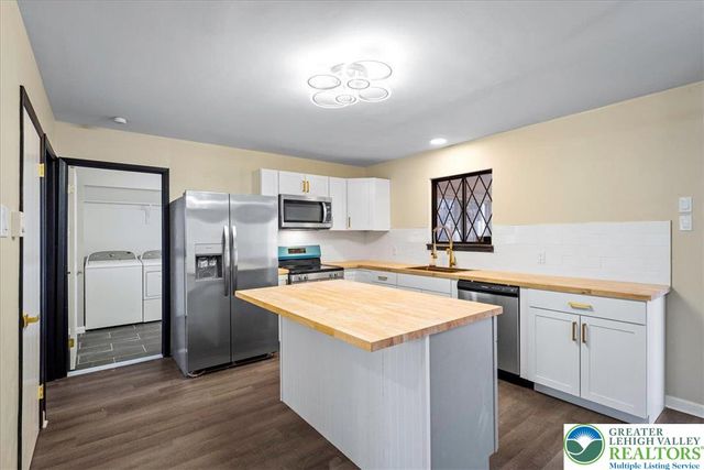 57 Frost Lane, Penn Forest Twp, PA 18210