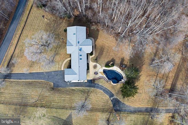 6713 BRIARCROFT ST, Clifton, VA 20124