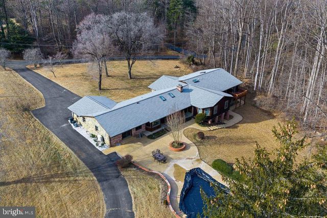 6713 BRIARCROFT ST, Clifton, VA 20124