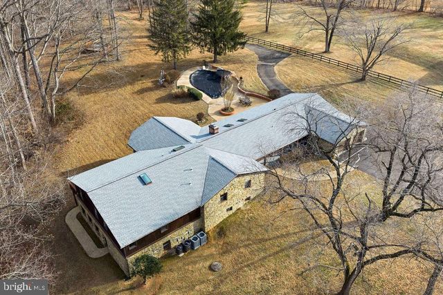 6713 BRIARCROFT ST, Clifton, VA 20124