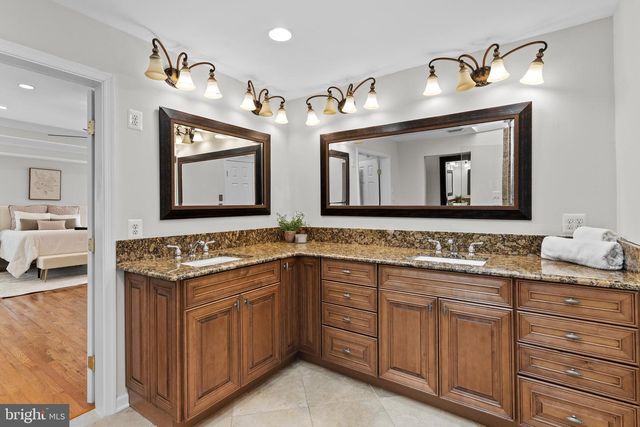 6713 BRIARCROFT ST, Clifton, VA 20124