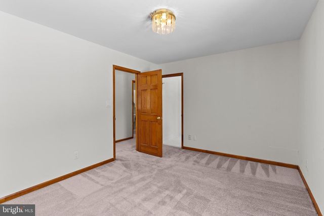 6713 BRIARCROFT ST, Clifton, VA 20124