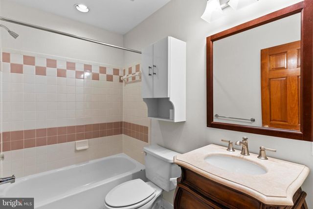 6713 BRIARCROFT ST, Clifton, VA 20124